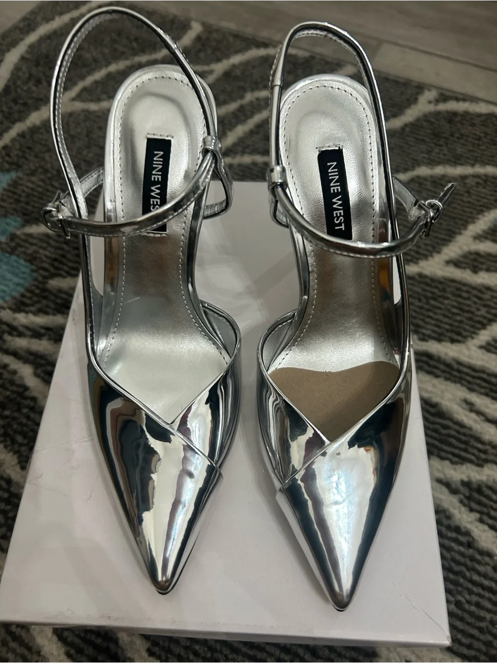 Nine West Silver Metallic Pointed Slingback Heels Size 6